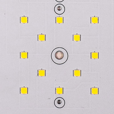 solo de la asamblea de la placa de circuito de la luz de 3000k 6500k 94v0 LED echado a un lado